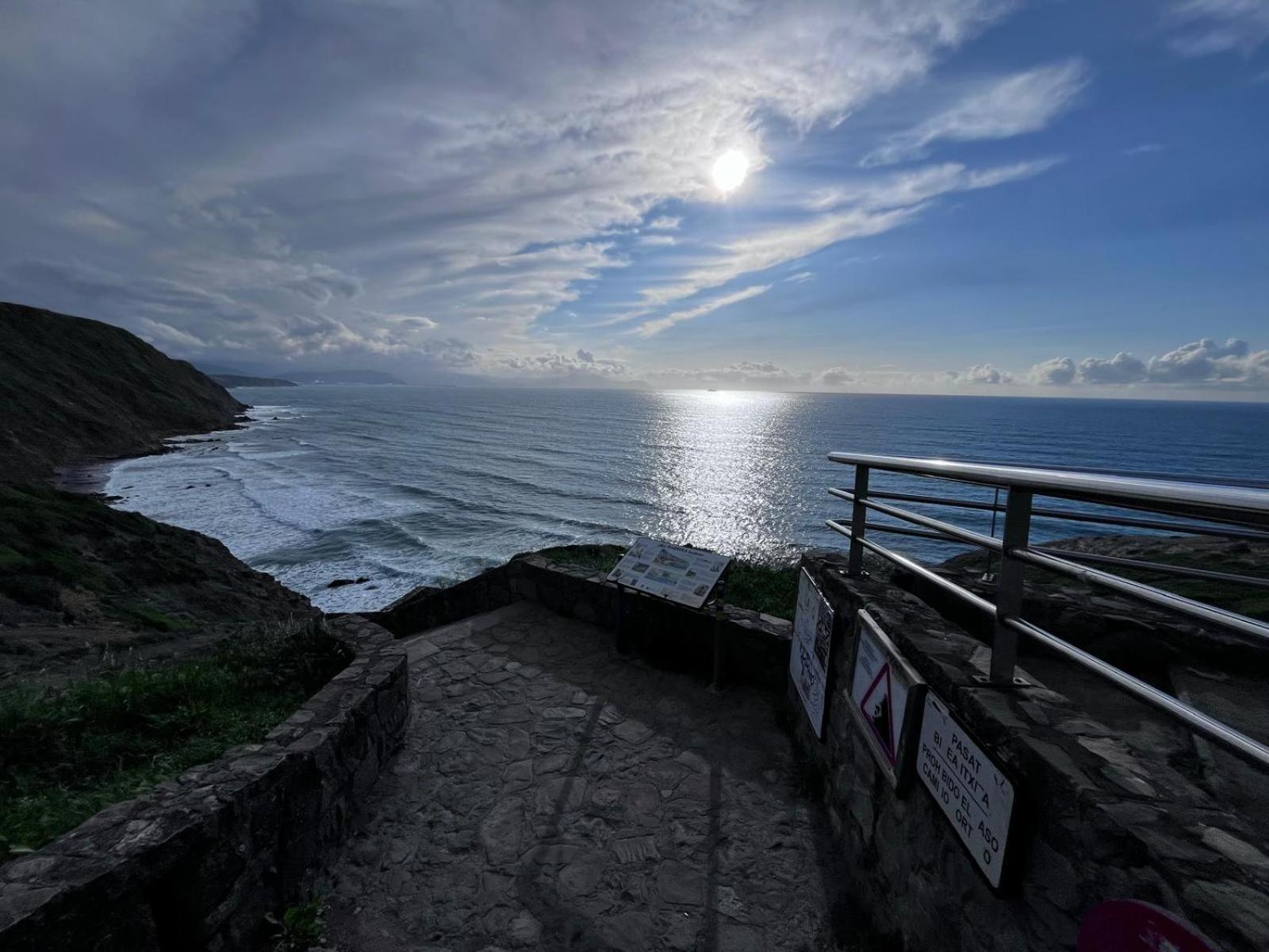 Tu Refugio Junto Al Mar Te Espera Disfruta Final Europa League Appartement Barrika Buitenkant foto